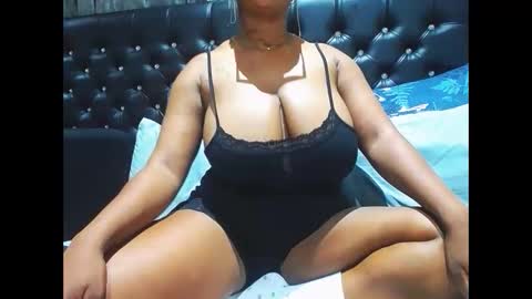 dustylucy online show from January 7, 6:55 pm