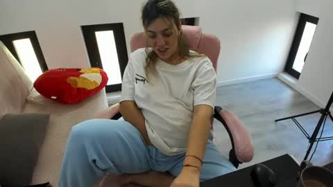 dayana online show from April 25, 5:10 am