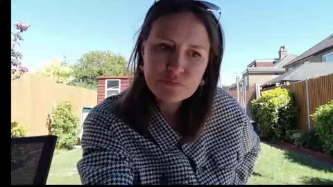 Nadia Ferreira  online show from April 24, 12:30 pm