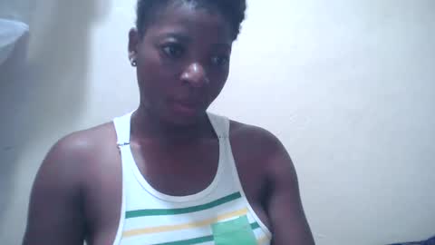 Snapshot of ebony_candy1998 chatting on December 10, 7:37 am ebony_candy1998 online show from December 10, 7:37 am