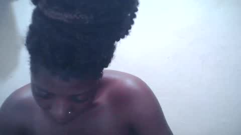 Snapshot of ebony_candy1998 chatting on December 14, 10:24 am ebony_candy1998 online show from December 14, 10:24 am