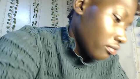 Snapshot of ebony_choco2 chatting on January 16, 3:02 am ebony choco2 online show from January 16, 3:02 am
