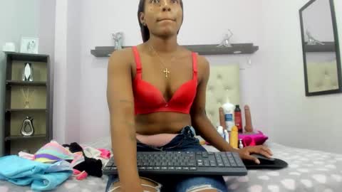 Snapshot of ebony_hot_sex1 chatting on October 7, 3:05 pm linda online show from October 7, 3:05 pm