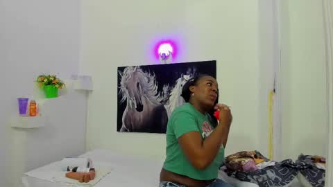Snapshot of ebony_katterin chatting on February 25, 7:27 pm ebony_katterin online show from February 25, 7:27 pm