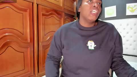 Snapshot of ebony_katterin chatting on October 9, 11:14 am ebony_katterin online show from October 9, 11:14 am