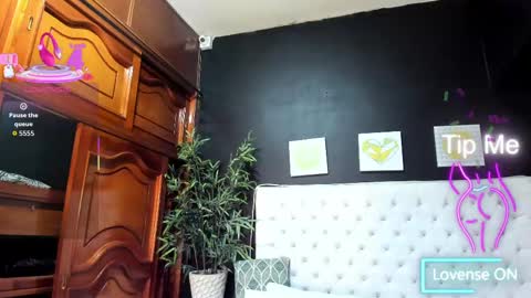 Snapshot of ebony_katterin chatting on September 13, 11:07 am ebony_katterin online show from September 13, 11:07 am