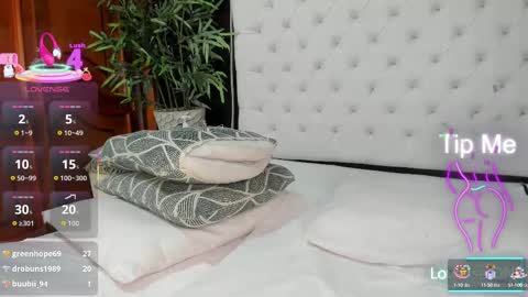 Snapshot of ebony_katterin chatting on September 9, 1:33 pm ebony_katterin online show from September 9, 1:33 pm