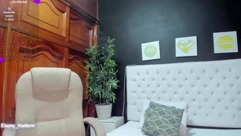 Snapshot of ebony_katterin chatting on September 28, 11:59 am ebony_katterin online show from September 28, 11:59 am
