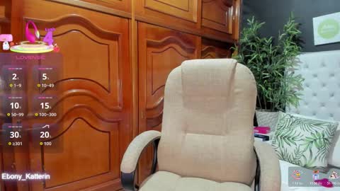 Snapshot of ebony_katterin chatting on October 18, 11:24 am ebony_katterin online show from October 18, 11:24 am