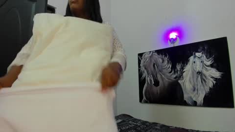 Snapshot of ebony_katterin chatting on February 3, 7:10 pm ebony_katterin online show from February 3, 7:10 pm