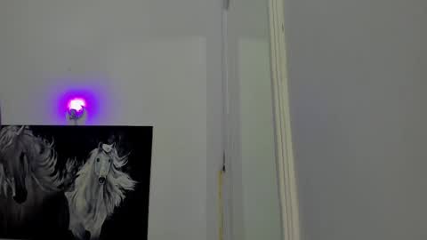 Snapshot of ebony_katterin chatting on February 27, 7:15 pm ebony_katterin online show from February 27, 7:15 pm