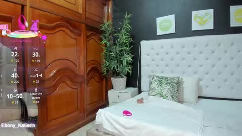 Snapshot of ebony_katterin chatting on October 7, 11:03 am ebony_katterin online show from October 7, 11:03 am