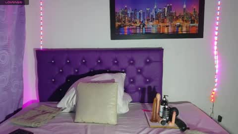 LINA  online show from April 22, 3:14 am