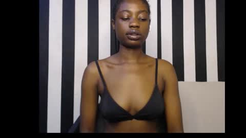 Snapshot of ebony_petitequeen chatting on October 6, 12:55 pm Ella online show from October 6, 12:55 pm
