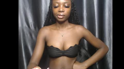 Ella online show from April 19, 9:09 am