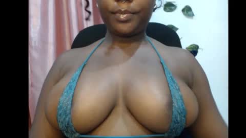 Snapshot of ebony_sexy_queen chatting on September 28, 4:30 am Racheal online show from September 28, 4:30 am