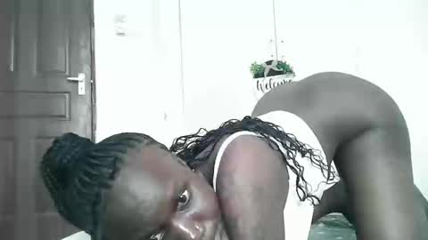 ebony_sisie online show from March 6, 7:58 am