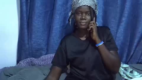 Snapshot of ebonybloom01 chatting on September 27, 7:21 pm ebonybloom01 online show from September 27, 7:21 pm