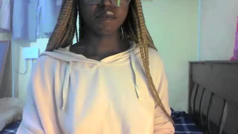 Ebonymuse2 online show from April 27, 8:50 pm