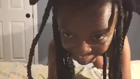 Snapshot of ebonyqueen00 chatting on September 28, 4:56 pm Bliss Thee Siren online show from September 28, 4:56 pm