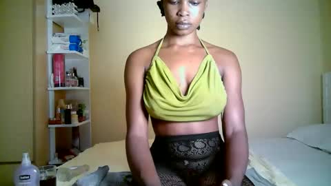 ebonytanqueen online show from April 22, 8:06 pm