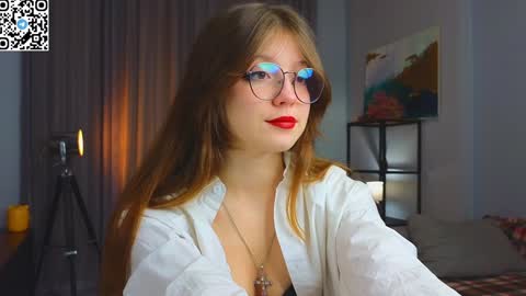 Snapshot of edithbrucker chatting on February 9, 3:00 am Im Sally  Im new here   lets meet online show from February 9, 3:00 am