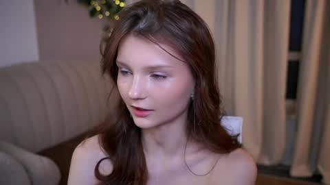 Lisa  online show from April 1, 11:24 pm