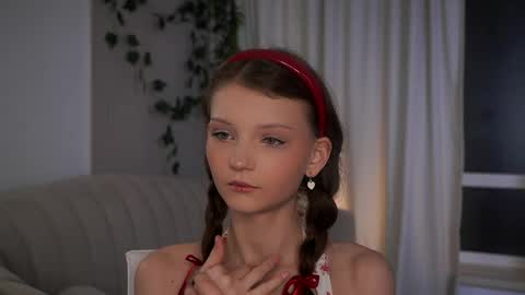 Lisa  online show from April 28, 11:30 pm