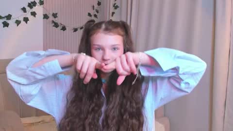 Lisa  online show from February 23, 12:26 am