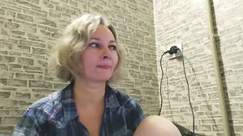 edithmanning online show from January 14, 6:02 am