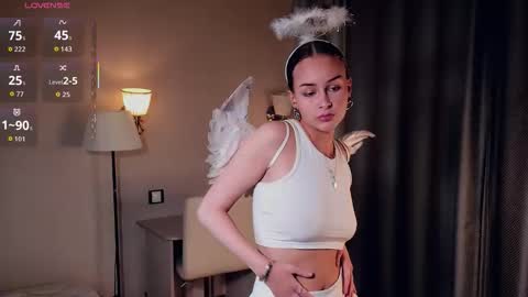 Nikki online show from December 19, 5:05 pm