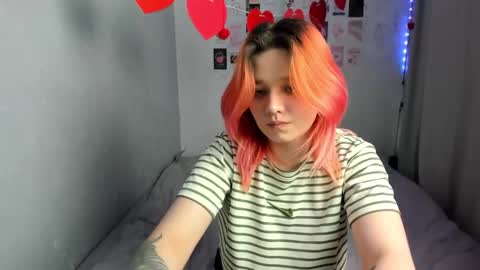 Snapshot of edna_dana chatting on February 23, 6:29 pm Edna online show from February 23, 6:29 pm