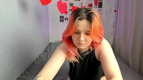 Snapshot of edna_dana chatting on February 26, 6:57 pm Edna online show from February 26, 6:57 pm