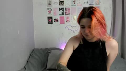 Snapshot of edna_dana chatting on January 5, 6:24 pm Edna online show from January 5, 6:24 pm