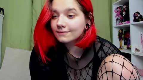 Snapshot of edna_dana chatting on September 19, 7:24 pm Edna online show from September 19, 7:24 pm