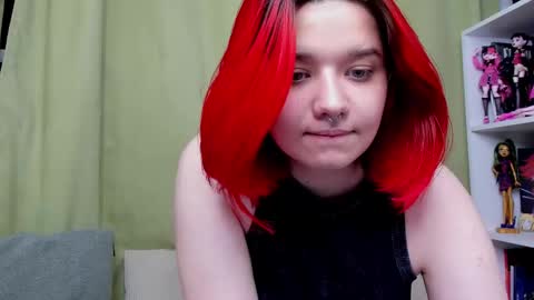 Snapshot of edna_dana chatting on September 17, 8:29 pm Edna online show from September 17, 8:29 pm