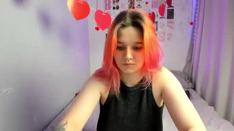 Snapshot of edna_dana chatting on February 20, 6:13 pm Edna online show from February 20, 6:13 pm