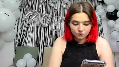 Snapshot of edna_dana chatting on October 8, 8:24 pm Edna online show from October 8, 8:24 pm