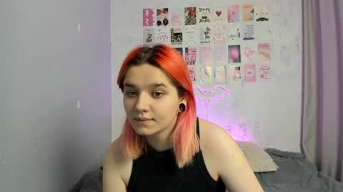 Snapshot of edna_dana chatting on December 7, 5:20 pm Edna online show from December 7, 5:20 pm