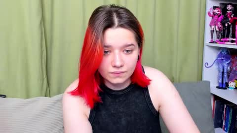 Snapshot of edna_dana chatting on October 15, 8:44 pm Edna online show from October 15, 8:44 pm