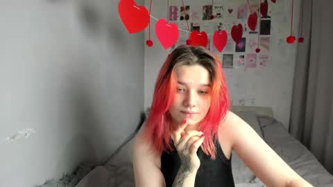 Snapshot of edna_dana chatting on February 18, 6:28 pm Edna online show from February 18, 6:28 pm