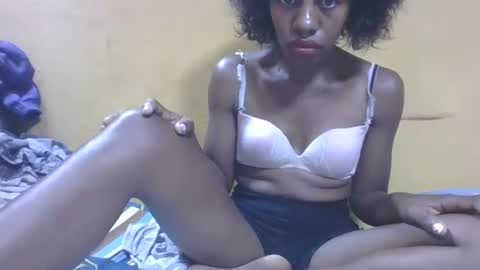 edwige770943 online show from April 18, 3:53 am