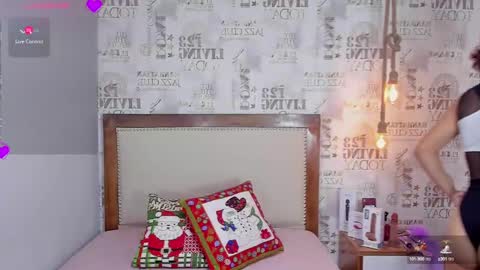 Snapshot of effystonnem chatting on December 9, 7:29 pm E F F Y online show from December 9, 7:29 pm