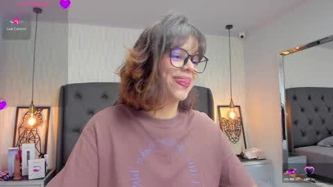Snapshot of effystonnem chatting on February 21, 7:21 pm E F F Y online show from February 21, 7:21 pm