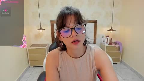 Snapshot of effystonnem chatting on December 7, 7:43 pm E F F Y online show from December 7, 7:43 pm