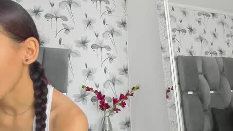 Snapshot of ehotloveaxxx chatting on October 20, 1:25 pm Valery online show from October 20, 1:25 pm