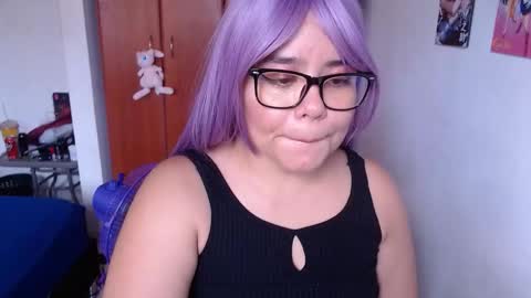 eimy_saenzz online show from December 16, 4:57 pm