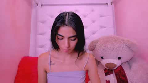 eimy online show from June 12, 1:52 pm