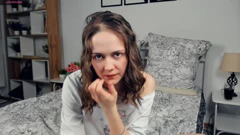 Snapshot of el1s_well chatting on February 1, 8:26 pm Elis 3 online show from February 1, 8:26 pm