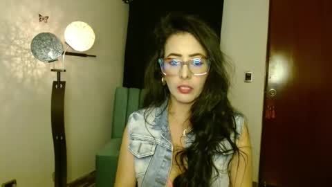 Snapshot of ela_3611 chatting on September 10, 4:34 am ela_3611 online show from September 10, 4:34 am